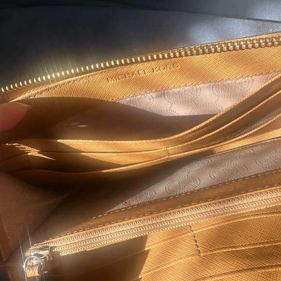 SOLD Michael Kors Long Zip Around Wallet Wristlet - Picture 11 of 17